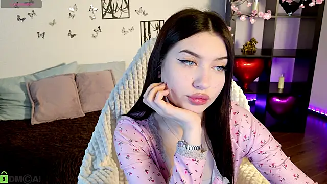 Sugar Kitten12 online show from May 18, 1:28 am