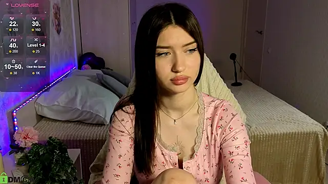 Snapshot of Sugar_Kitten12 chatting on June 14, 2:24 am Sugar Kitten12 online show from June 14, 2:24 am