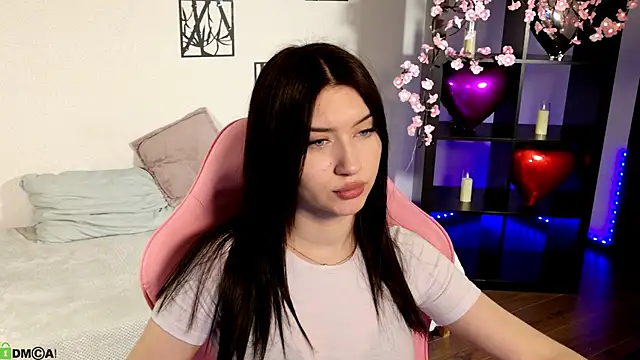 Sugar Kitten12 online show from April 6, 5:08 am