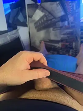 MatthewEmme2121 online show from April 7, 10:33 pm