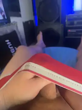 MatthewEmme2121 online show from May 3, 1:36 pm