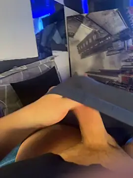 MatthewEmme2121 online show from April 9, 11:00 pm