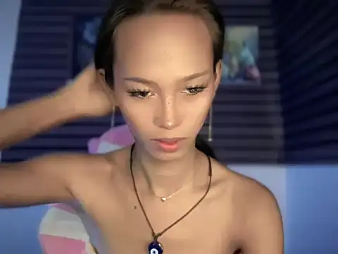 Snapshot of Sunkissed_seductress chatting on May 11, 3:40 pm Sunkissed seductress online show from May 11, 3:40 pm