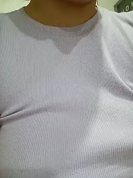 Emi hot1 online show from March 11, 10:31 am