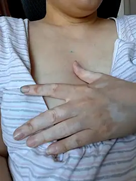 Emi hot1 online show from April 2, 7:26 am