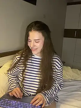 KristieKitty online show from April 19, 9:10 am