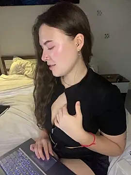 KristieKitty online show from April 22, 6:20 am