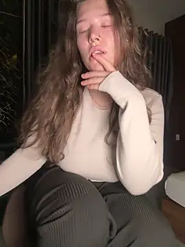 KristieKitty online show from June 10, 12:50 pm