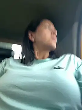 SamanthaWalker  online show from April 2, 12:01 pm