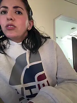 SamanthaWalker  online show from April 29, 1:37 pm