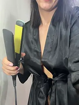 SamanthaWalker  online show from April 4, 12:23 pm