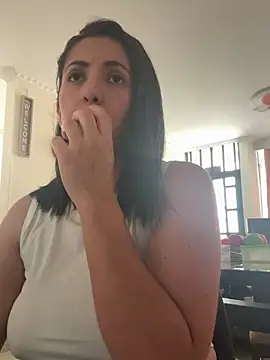 SamanthaWalker  online show from April 18, 7:07 pm