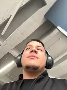 OliverTabordaa online show from March 27, 7:04 pm