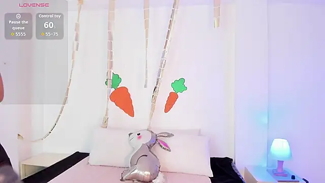 Eve-01 online show from April 3, 7:31 pm