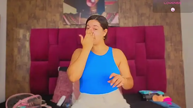 Isabella  Stone1 online show from March 12, 7:40 pm