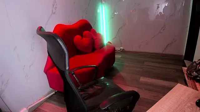 Ivy Brown  online show from March 11, 12:21 pm