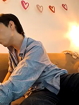 Lucca  555 online show from March 8, 6:44 pm