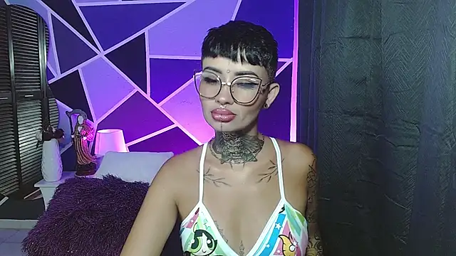 Sol Baker online show from April 8, 3:41 am