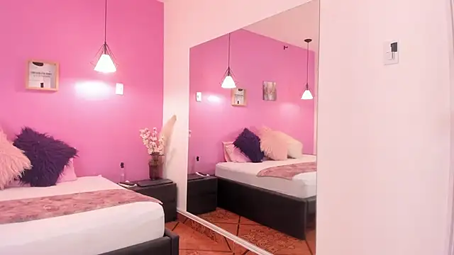 liapinket online show from March 24, 12:05 pm