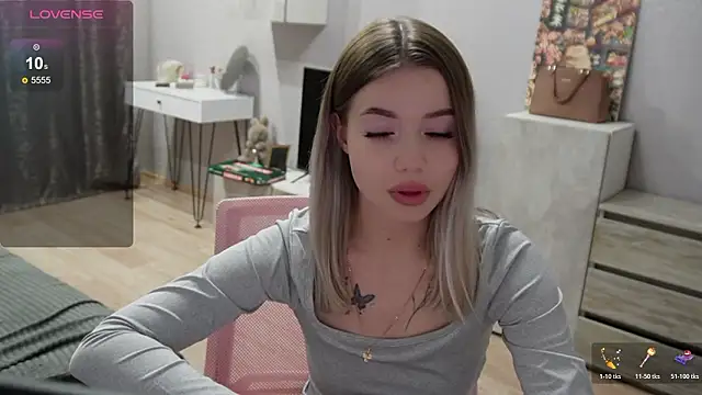 mayyymayyyy online show from March 4, 9:11 pm