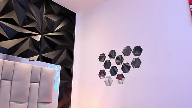 Katijis online show from April 17, 8:44 pm