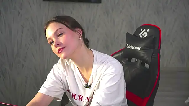 KelsieBatt online show from March 5, 8:55 am