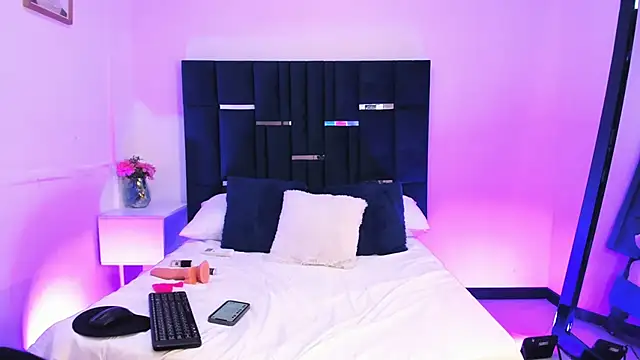 RosieCharm online show from March 12, 8:57 pm