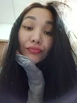 HollyXMolly online show from March 9, 4:21 pm