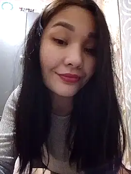 HollyXMolly online show from March 10, 5:50 pm