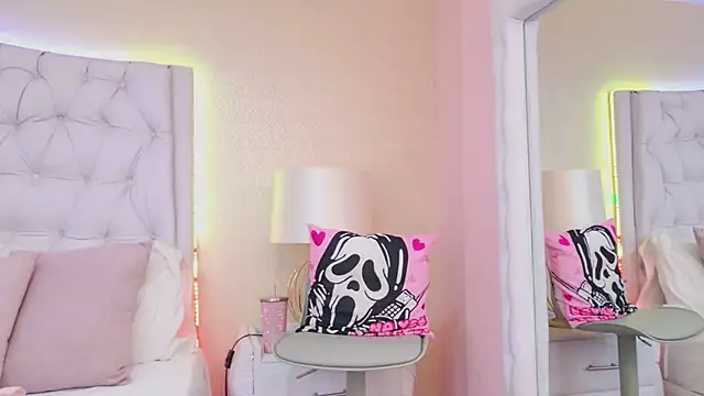 MeganRoseh online show from April 5, 11:50 am