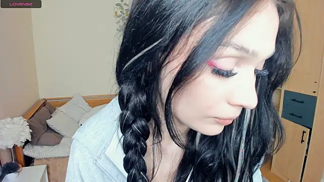 Snapshot of LynnCiprian chatting on April 25, 8:39 pm LynnCiprian online show from April 25, 8:39 pm