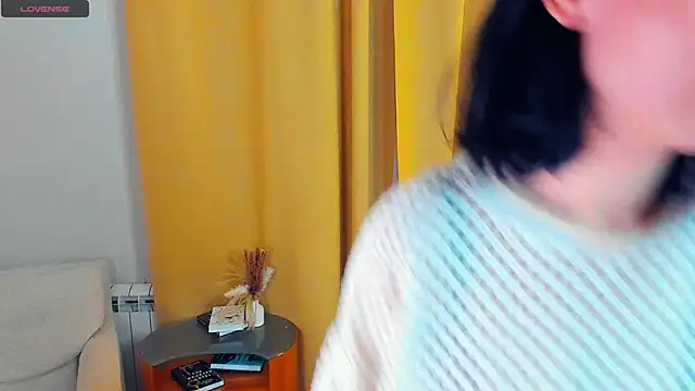 Snapshot of LynnCiprian chatting on June 8, 7:47 pm LynnCiprian online show from June 8, 7:47 pm