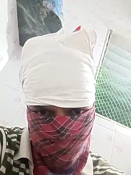 Hunter 372 online show from April 14, 5:29 pm