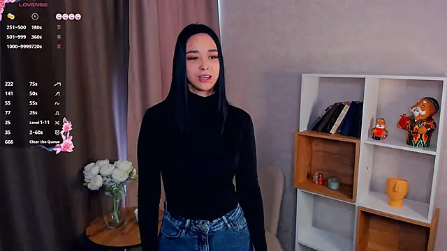 XeniaRoehl online show from March 5, 7:16 am