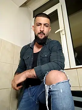 Tommy Porn  online show from April 10, 9:33 pm
