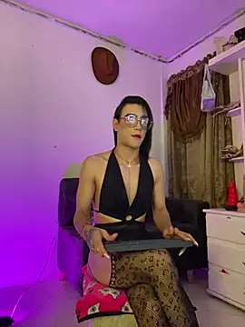 Snapshot of melissa_hot21 chatting on July 8, 6:14 am melissa hot21 online show from July 8, 6:14 am
