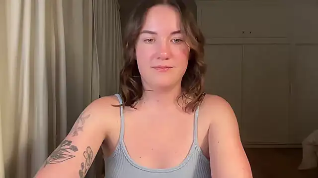 summerxo online show from March 24, 2:11 am