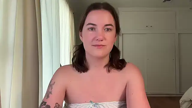 summerxo online show from March 22, 6:20 pm