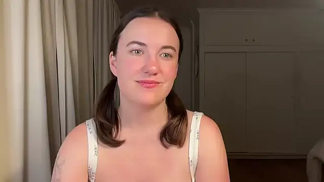 summerxo online show from June 3, 5:52 am
