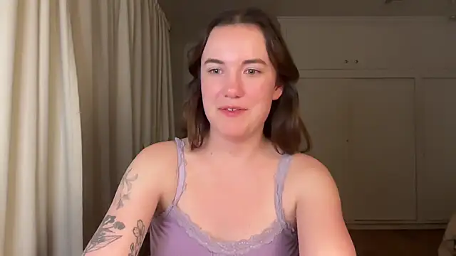 summerxo online show from March 16, 5:44 am