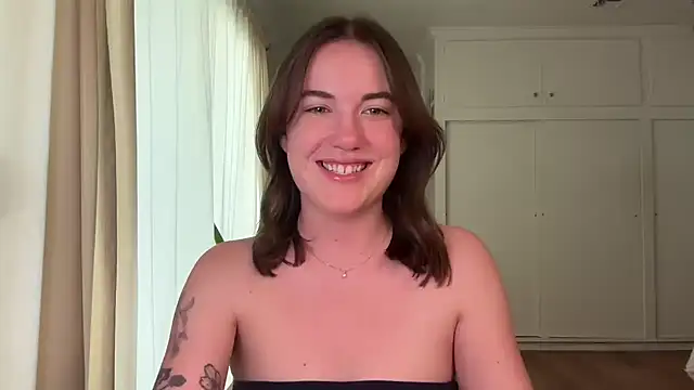 summerxo online show from March 17, 11:30 pm