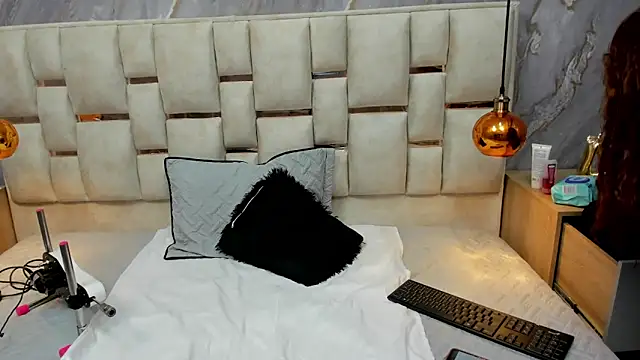 Milf Drip online show from May 14, 12:46 pm