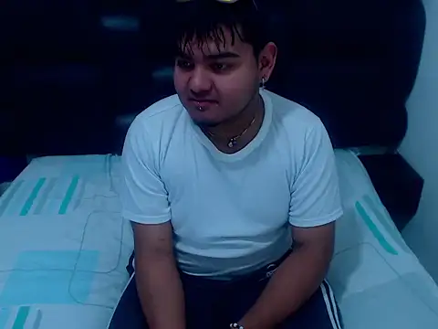 XNoahDeepThroatX online show from April 15, 1:59 pm