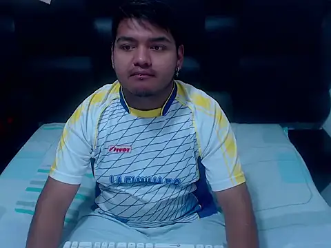 XNoahDeepThroatX online show from March 29, 4:47 am