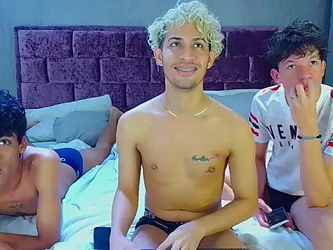 Wild Squad online show from April 8, 6:09 pm