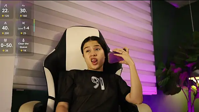 Danaa Rousee  online show from April 4, 8:37 pm