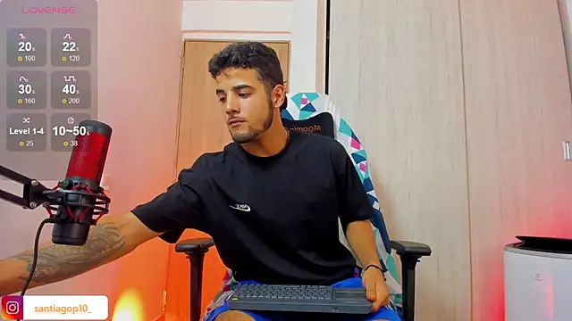 Alexx Lord online show from April 14, 1:10 am