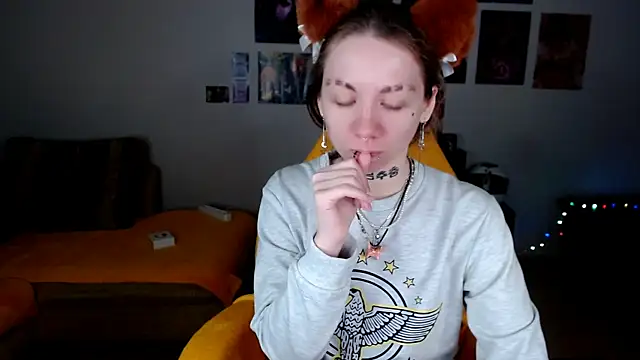 Nica Kawaii online show from May 4, 7:33 am