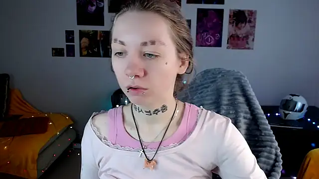 Nica Kawaii online show from April 17, 9:23 am