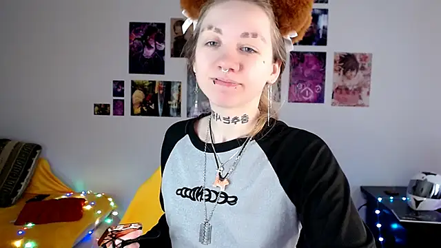 Nica Kawaii online show from April 18, 10:28 am